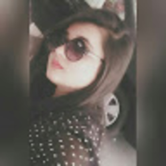 Meet your Posher, Palak - Picture 1 of 1